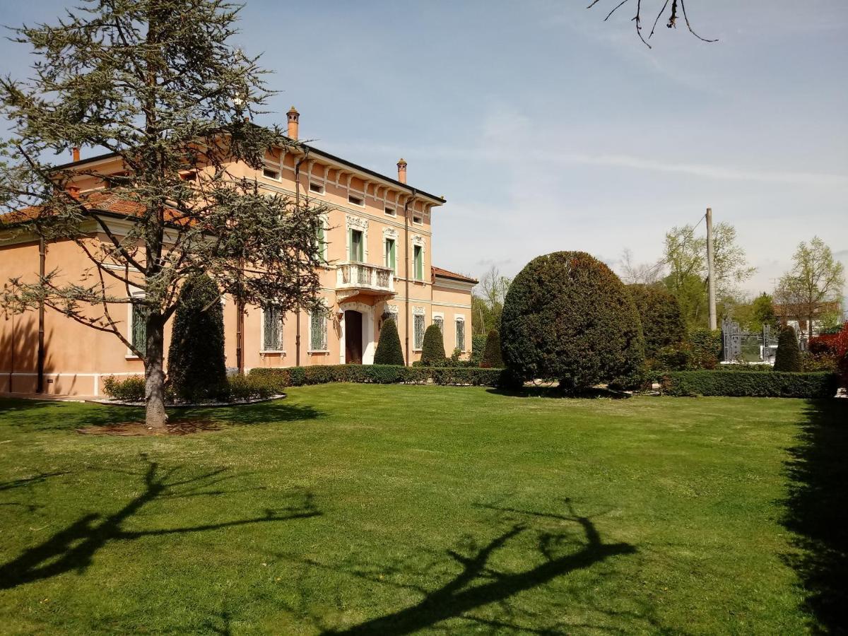 B&B Residence Il Ciliegio , Via Villa Superiore 93 Luzzara Suzzara Exterior photo